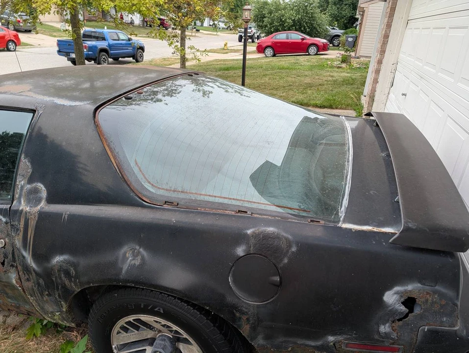 1988 Pontiac Firebird 3rd Gen - Image 16 of 20