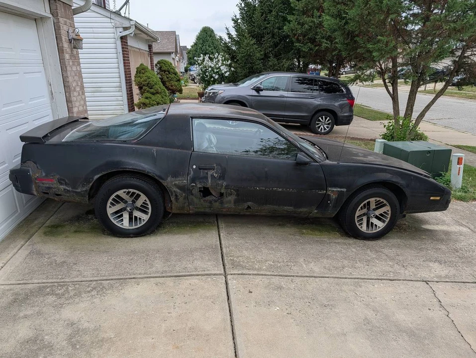 1988 Pontiac Firebird 3rd Gen - Image 13 of 20