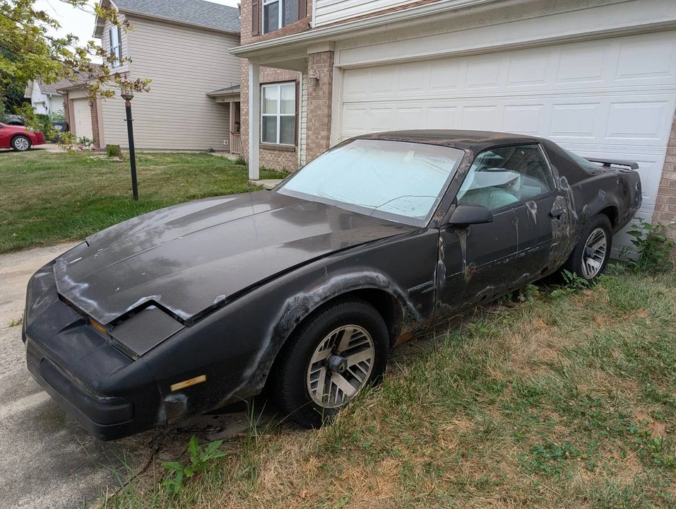 1988 Pontiac Firebird 3rd Gen - Image 15 of 20