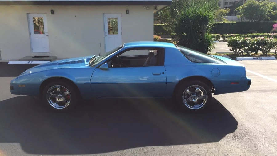 1988 Pontiac Firebird 3rd Gen - Image 9 of 10