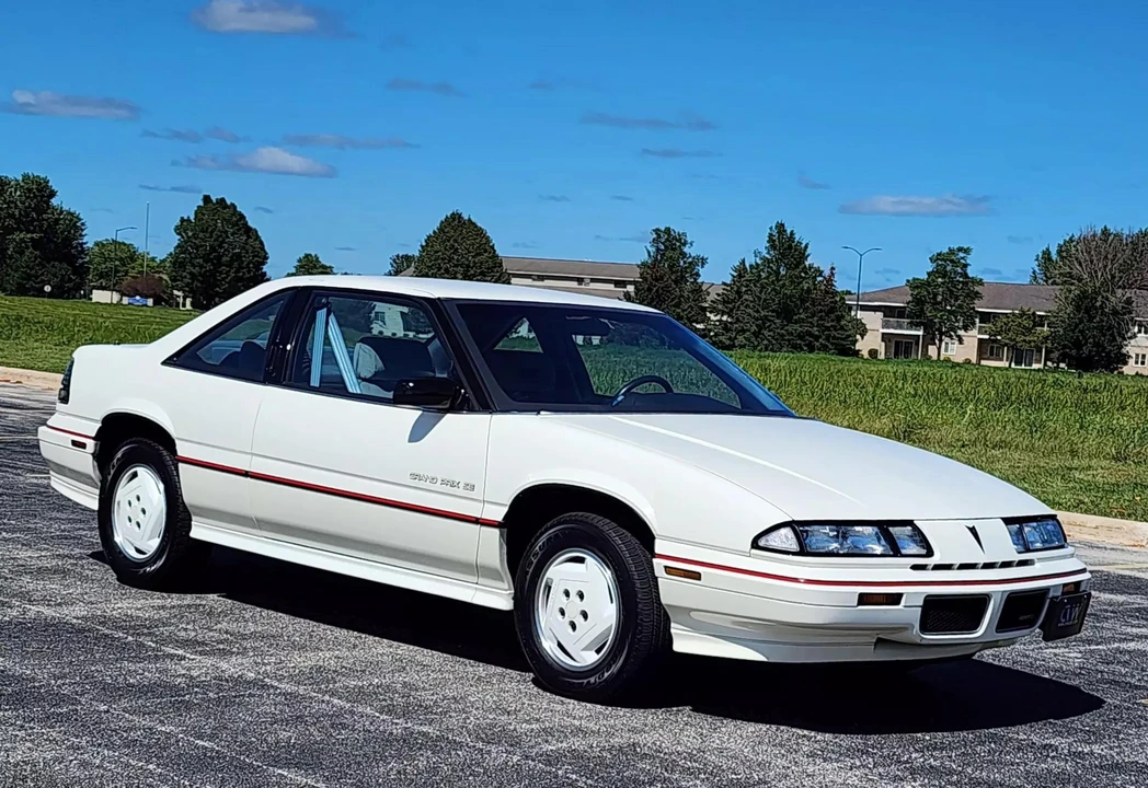 1988 Pontiac Grand Prix 3rd+ Gen - Image 26 of 31