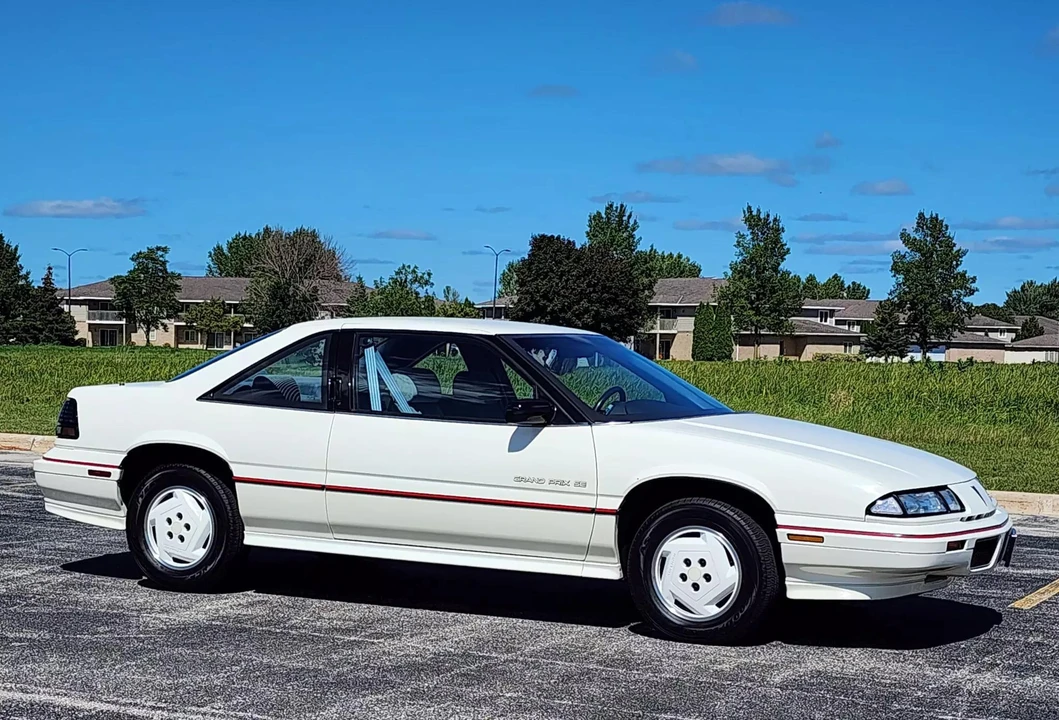 1988 Pontiac Grand Prix 3rd+ Gen - Image 24 of 31