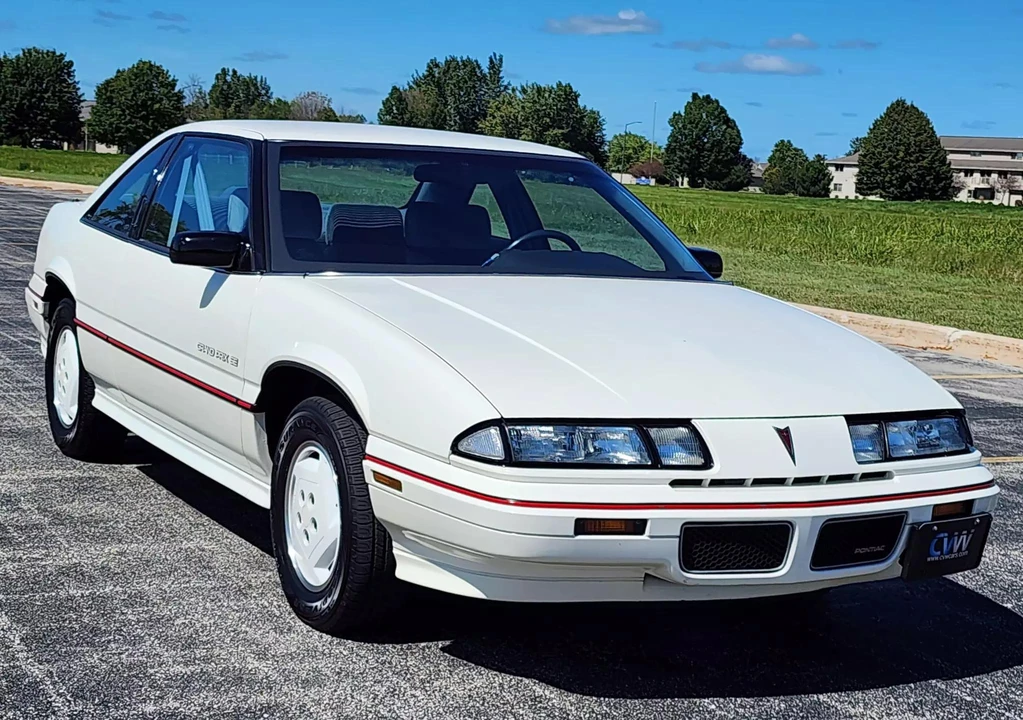 1988 Pontiac Grand Prix 3rd+ Gen - Image 23 of 31