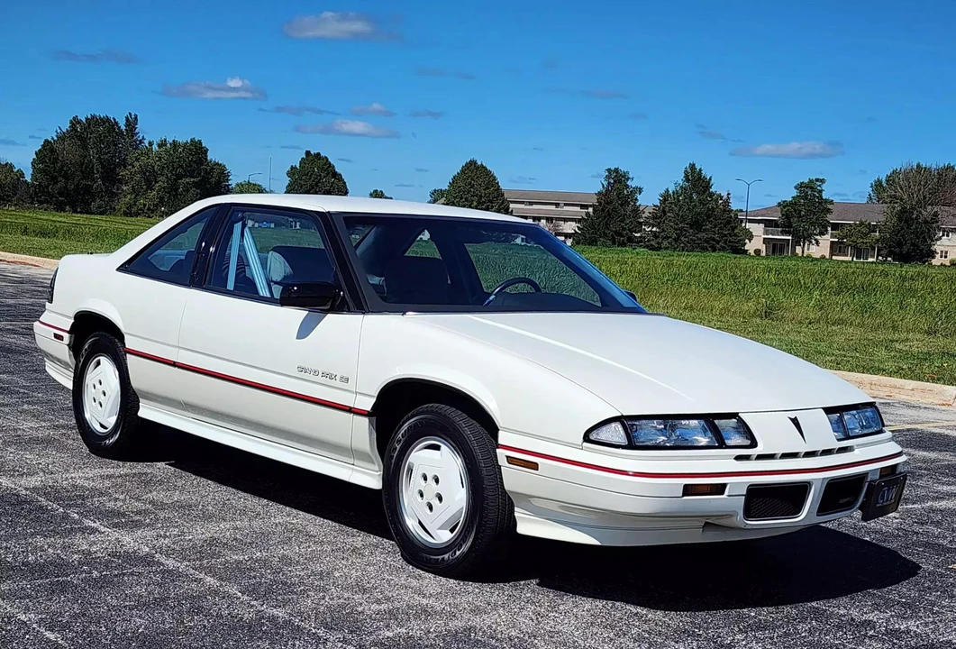 1988 Pontiac Grand Prix 3rd+ Gen - Image 22 of 31