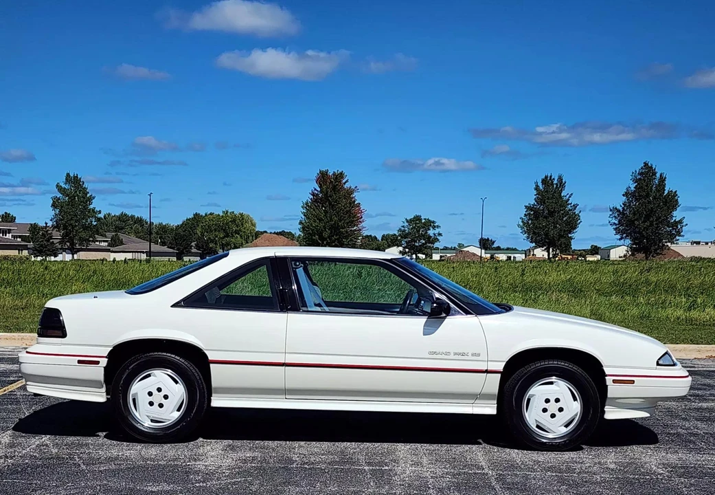 1988 Pontiac Grand Prix 3rd+ Gen - Image 20 of 31
