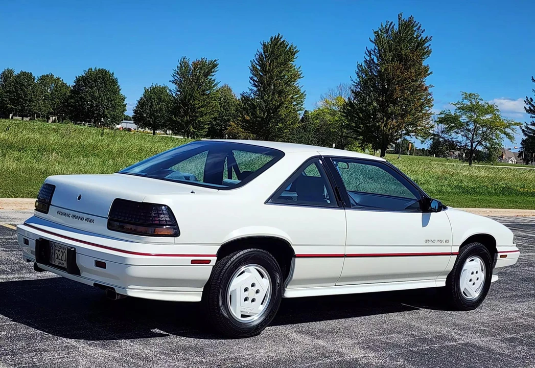 1988 Pontiac Grand Prix 3rd+ Gen - Image 19 of 31