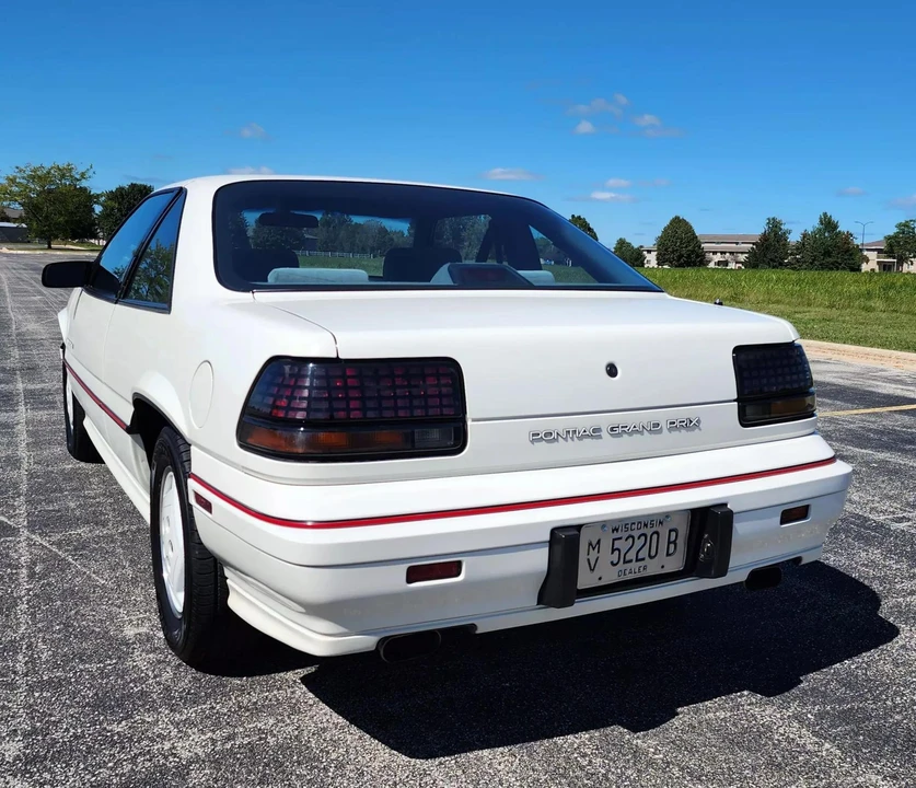 1988 Pontiac Grand Prix 3rd+ Gen - Image 14 of 31