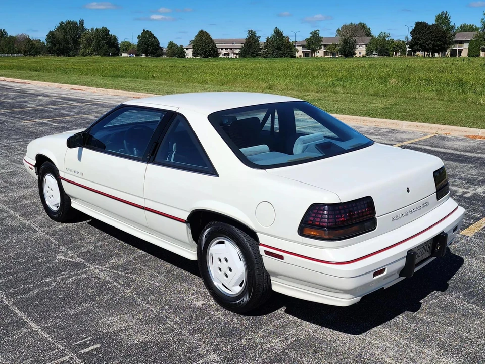 1988 Pontiac Grand Prix 3rd+ Gen - Image 12 of 31