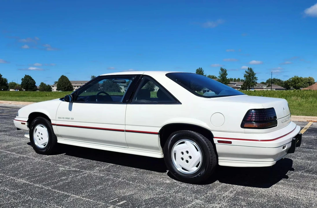 1988 Pontiac Grand Prix 3rd+ Gen - Image 11 of 31