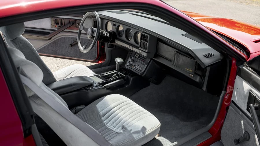 1988 Pontiac Firebird Trans Am 3rd Gen - Image 5 of 12