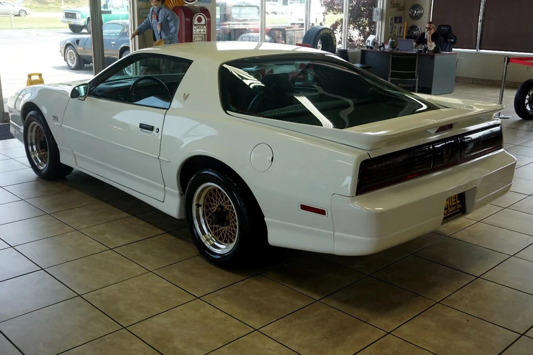 1988 Pontiac Firebird Trans Am 3rd Gen - Image 6 of 21