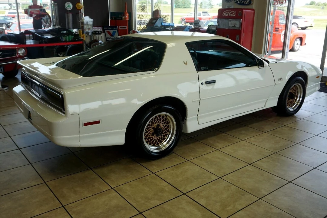 1988 Pontiac Firebird Trans Am 3rd Gen - Image 9 of 21