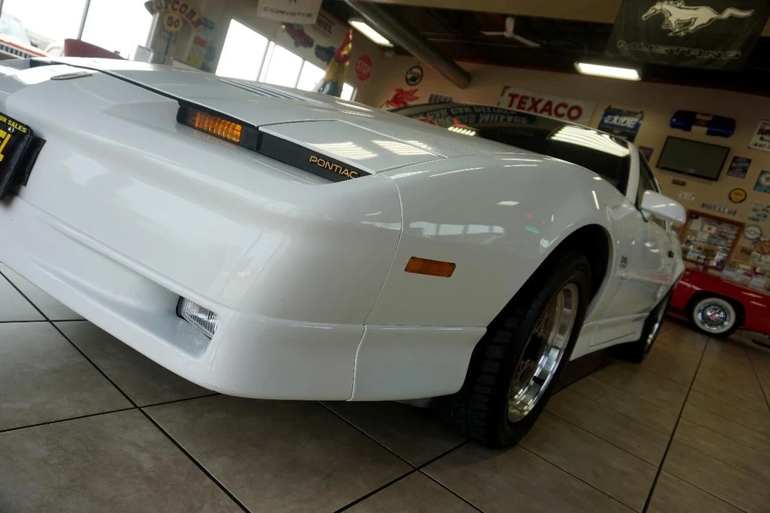 1988 Pontiac Firebird Trans Am 3rd Gen - Image 16 of 21