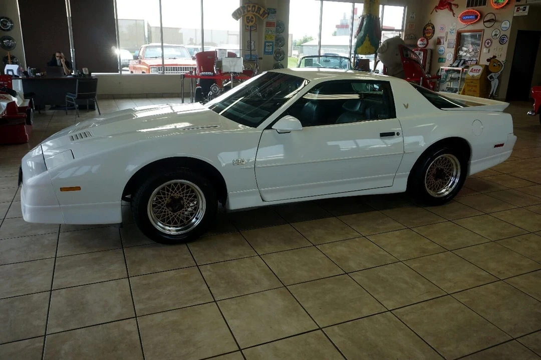 1988 Pontiac Firebird Trans Am 3rd Gen - Image 4 of 21