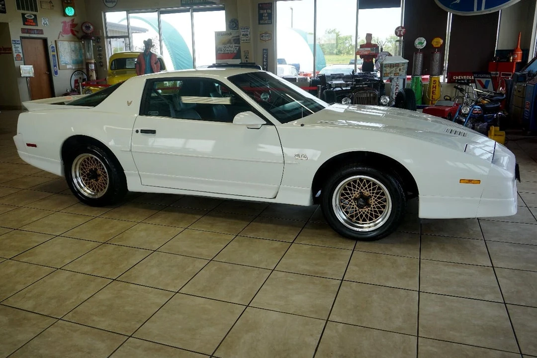 1988 Pontiac Firebird Trans Am 3rd Gen - Image 10 of 21
