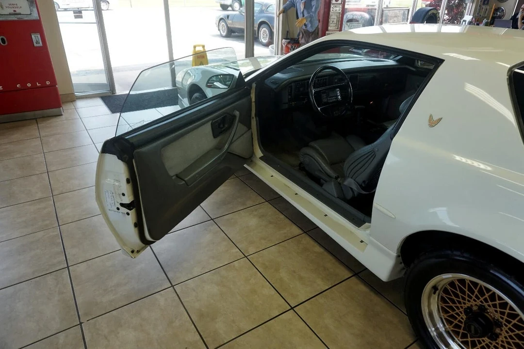 1988 Pontiac Firebird Trans Am 3rd Gen - Image 21 of 21