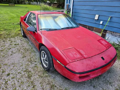 1988 Pontiac Fiero SE