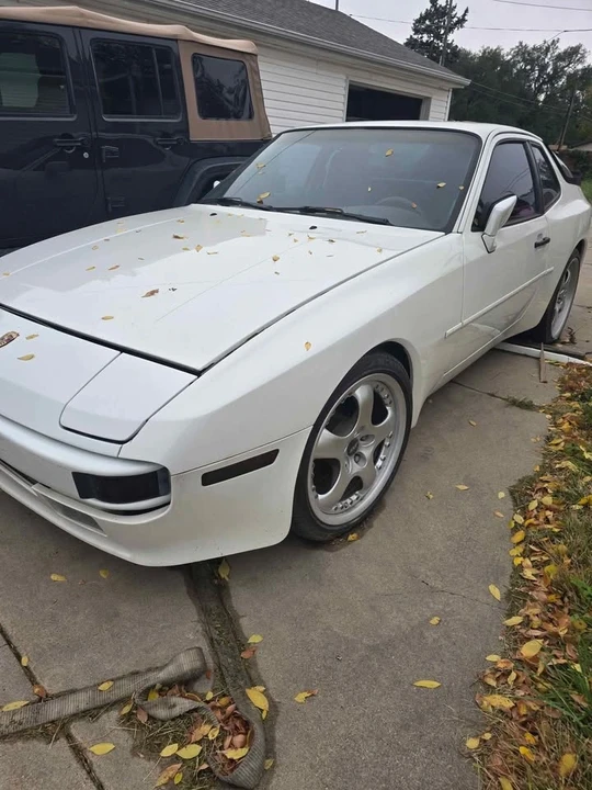 1988 Porsche 944 - Image 2 of 10