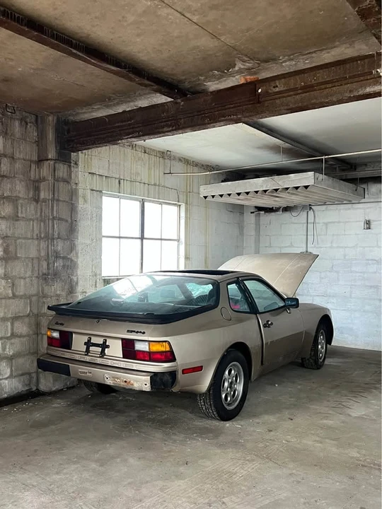 1988 Porsche 944 - Image 2 of 14