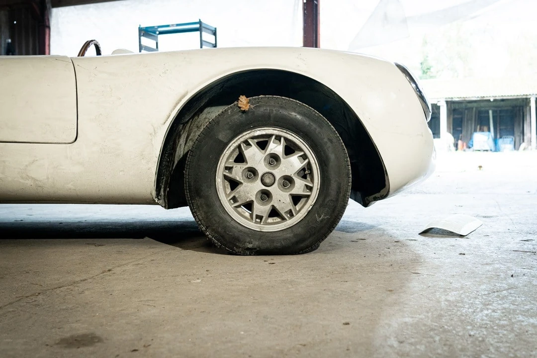 1988 Porsche 550 - Image 13 of 30