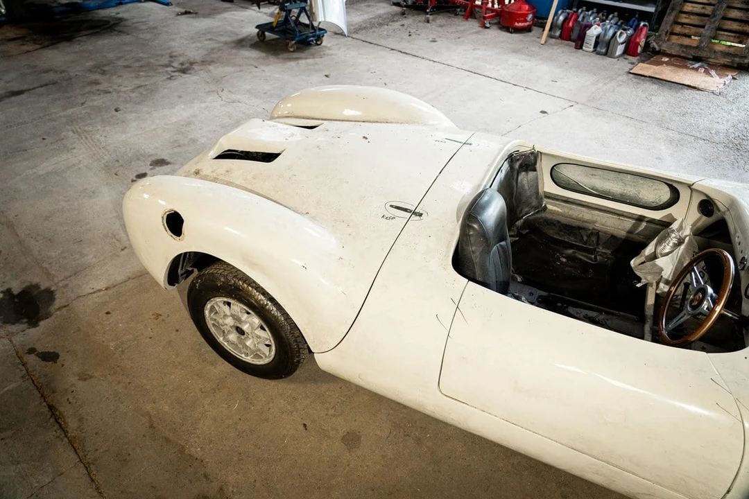1988 Porsche 550 - Image 25 of 30