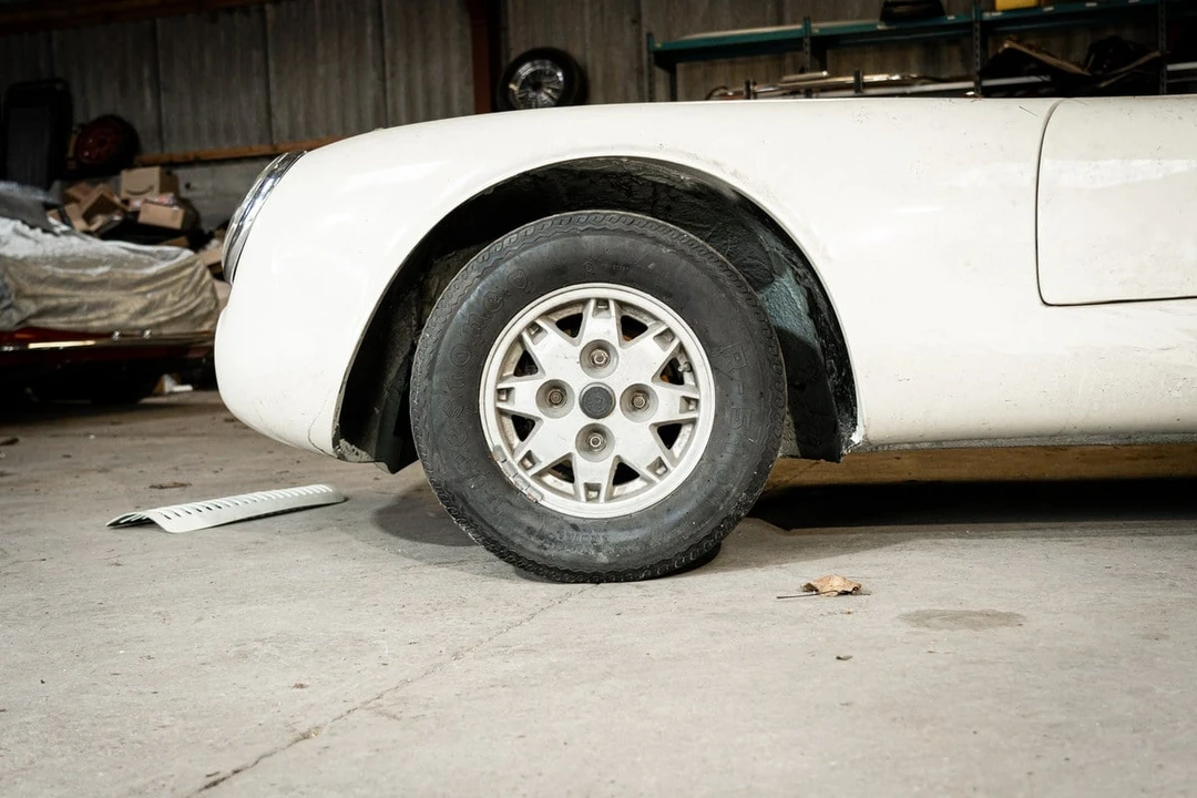 1988 Porsche 550 - Image 10 of 30