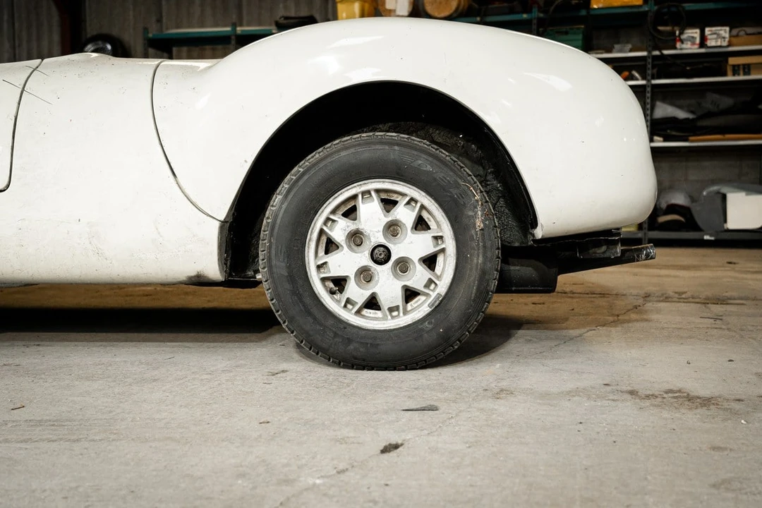1988 Porsche 550 - Image 11 of 30