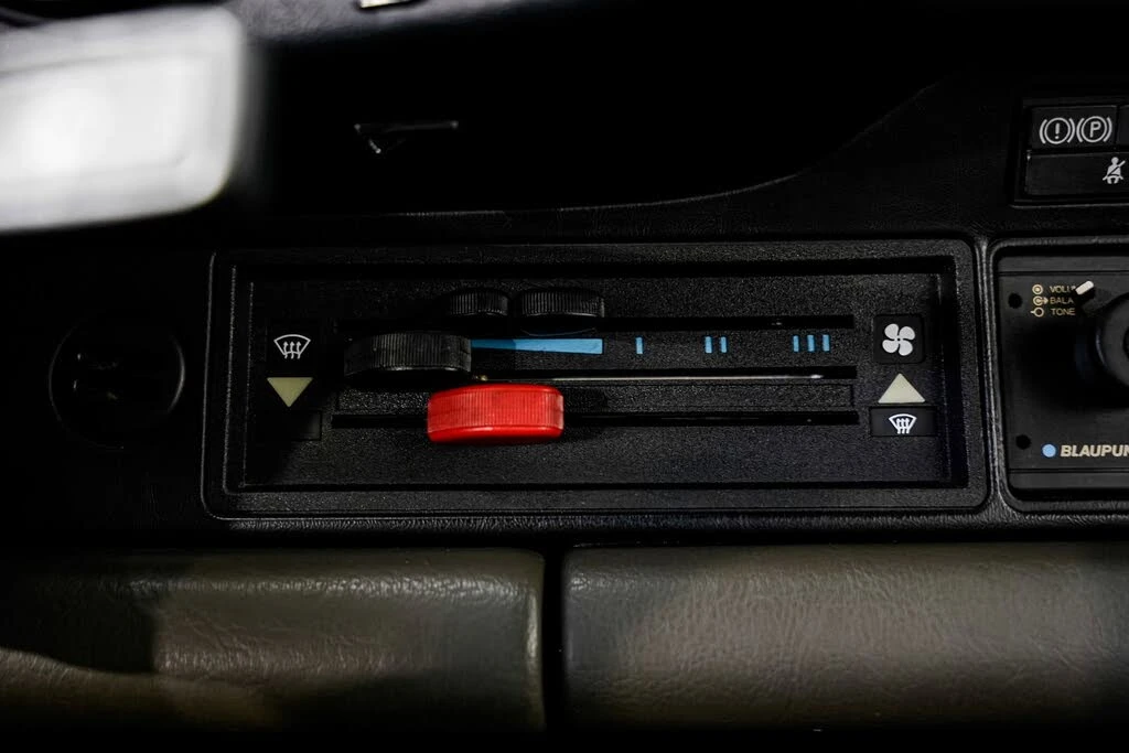 1988 Porsche 911 Carrera 3.2 - Image 15 of 31