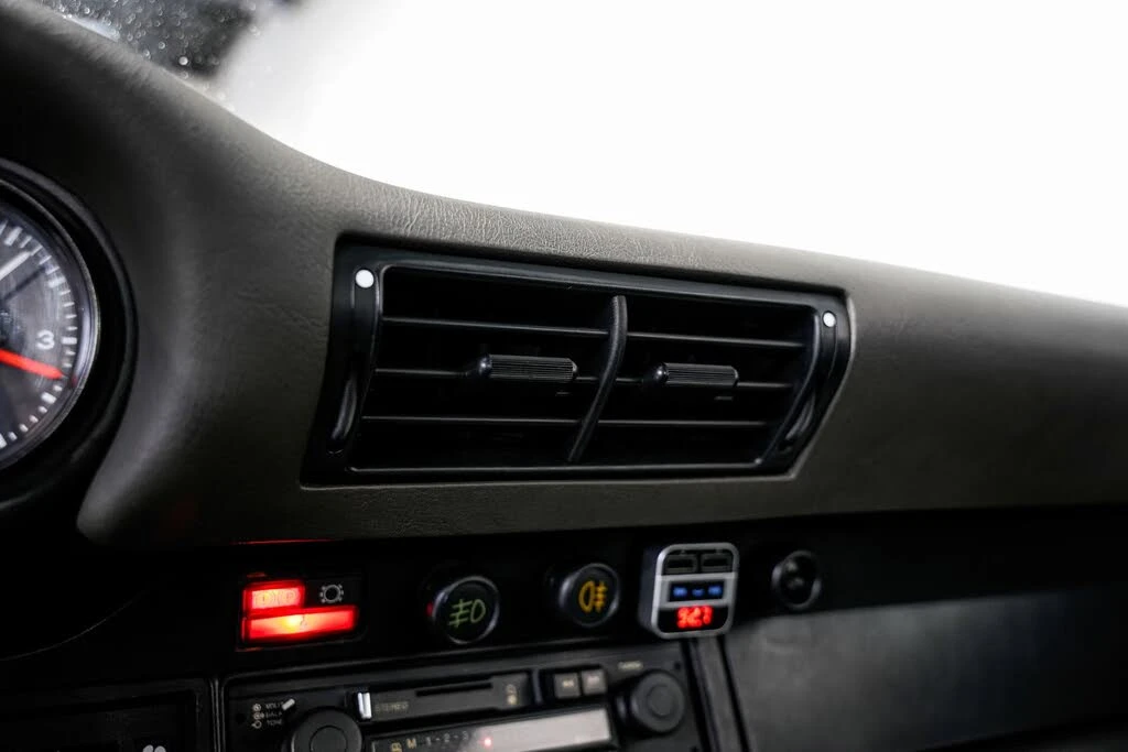 1988 Porsche 911 Carrera 3.2 - Image 14 of 31