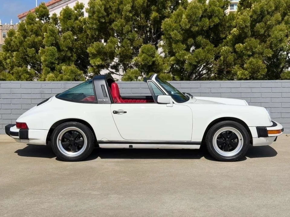 1988 Porsche 911 Carrera 3.2 - Image 7 of 24