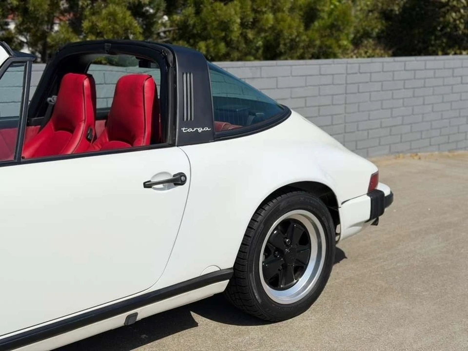1988 Porsche 911 Carrera 3.2 - Image 5 of 24