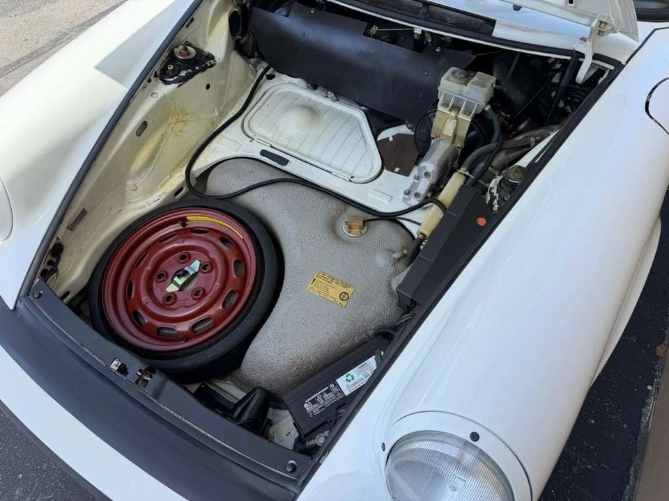 1988 Porsche 911 Carrera 3.2 - Image 18 of 24