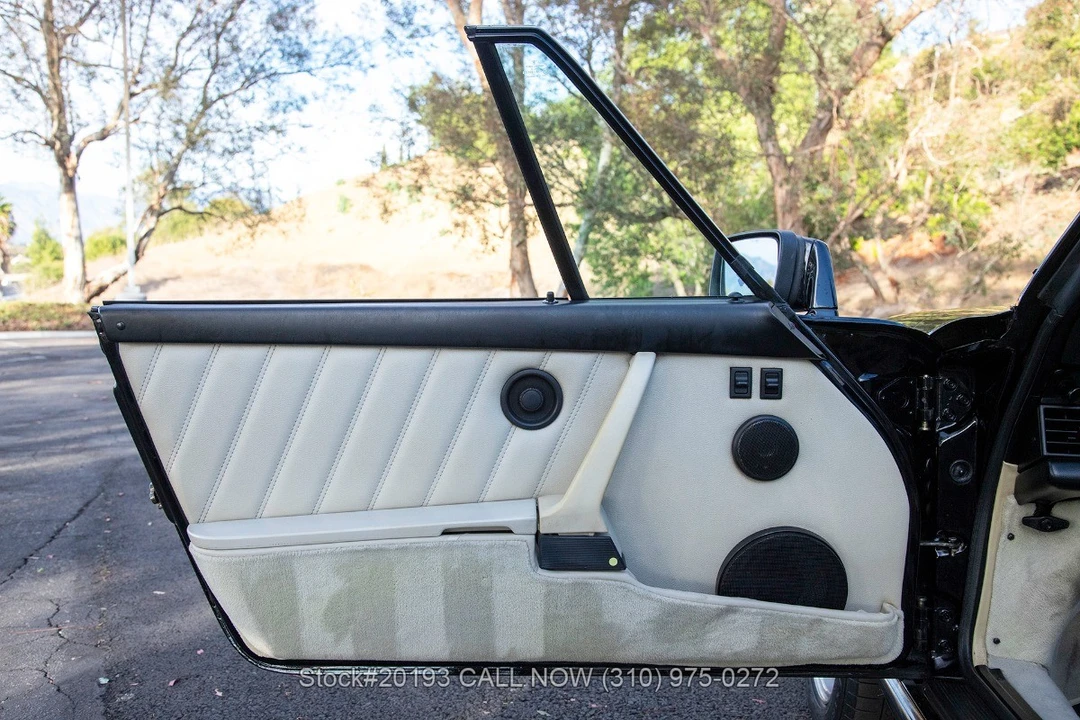 1988 Porsche 911 Carrera 3.2 - Image 25 of 31
