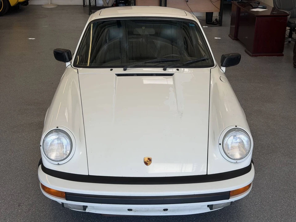 1988 Porsche 911 Carrera 3.2 - Image 4 of 31