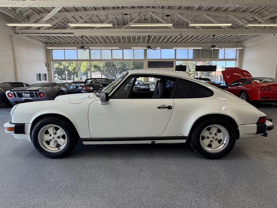 1988 Porsche 911 Carrera 3.2 - Image 9 of 31