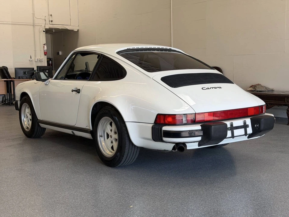 1988 Porsche 911 Carrera 3.2 - Image 17 of 31