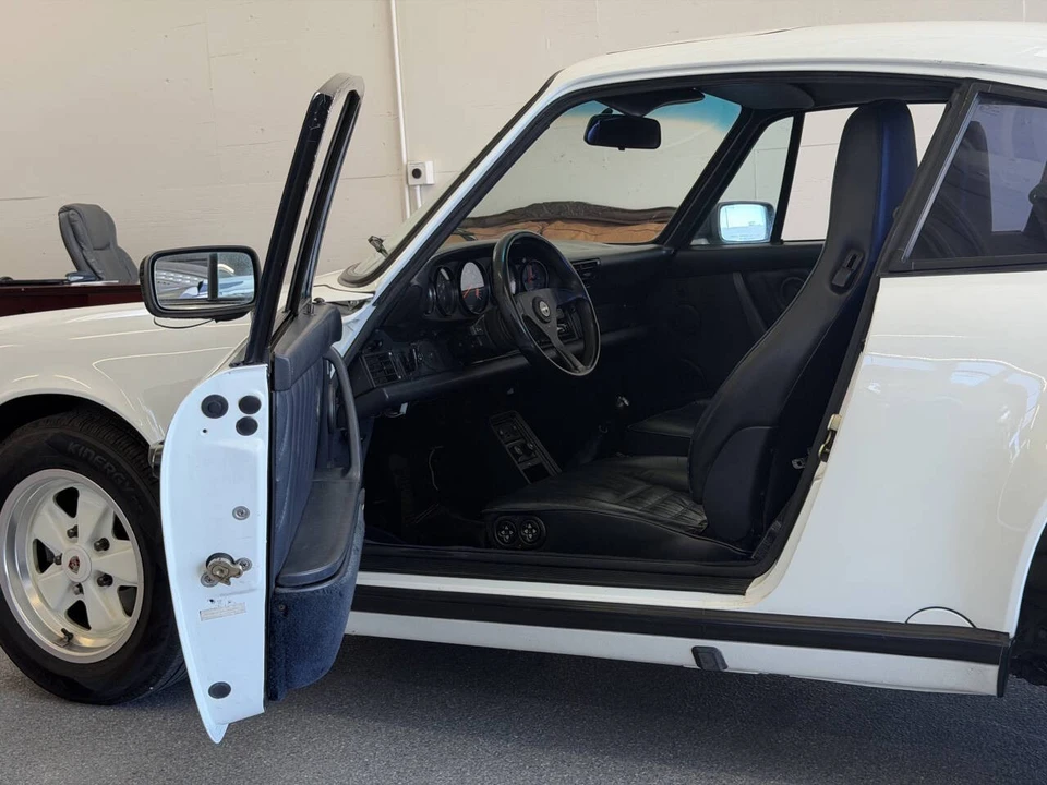 1988 Porsche 911 Carrera 3.2 - Image 20 of 31