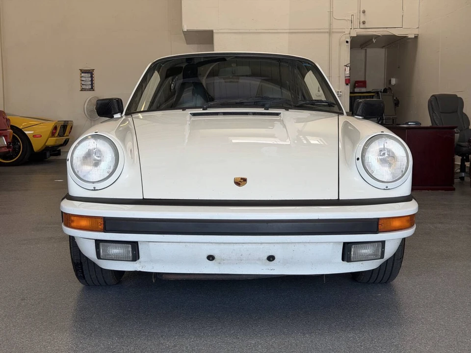 1988 Porsche 911 Carrera 3.2 - Image 2 of 31