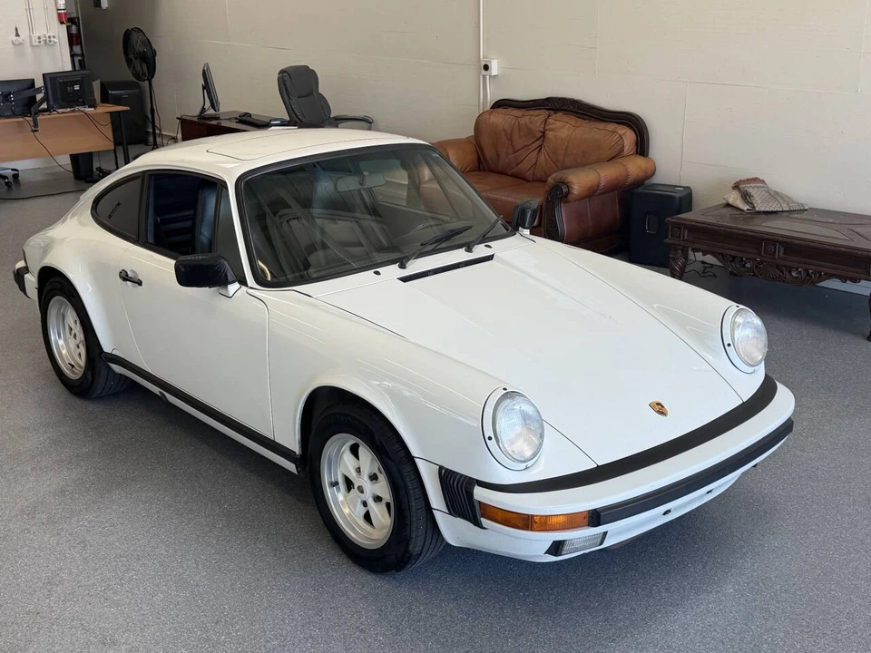 1988 Porsche 911 Carrera 3.2 - Image 8 of 31