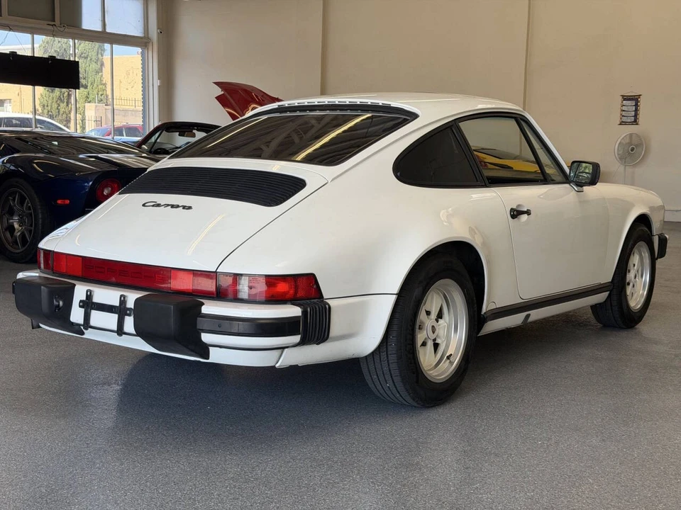 1988 Porsche 911 Carrera 3.2 - Image 16 of 31