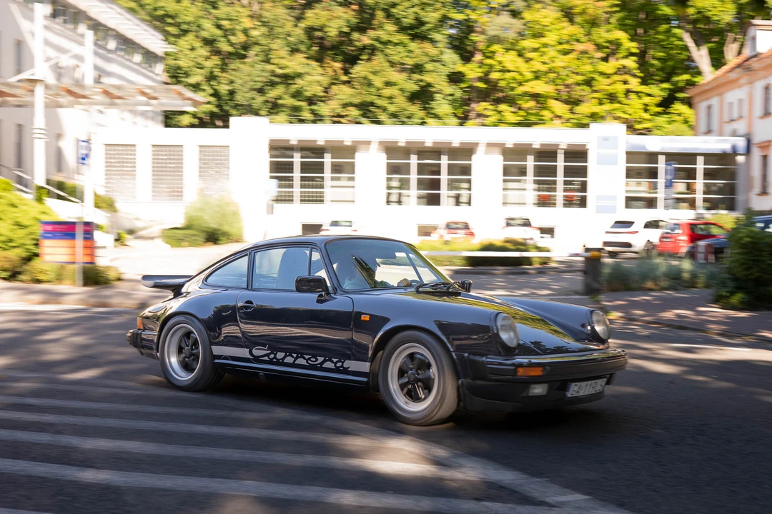 1988 Porsche 911 Carrera 3.2 - Image 17 of 31