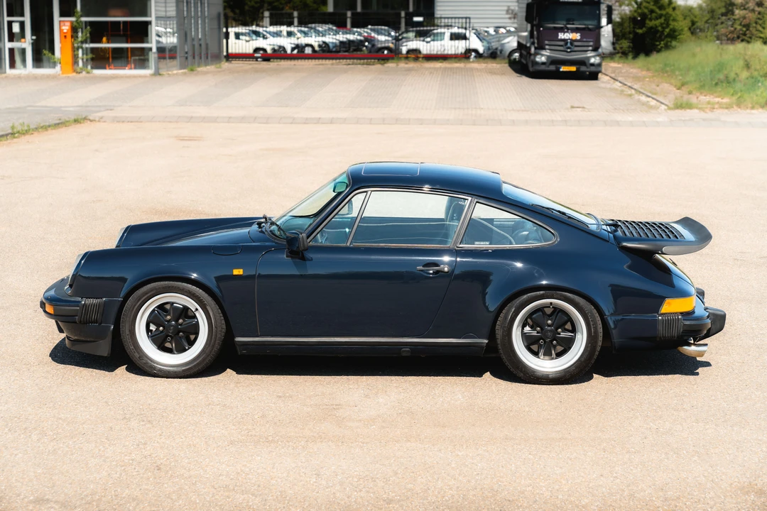 1988 Porsche 911 Carrera 3.2 - Image 17 of 31