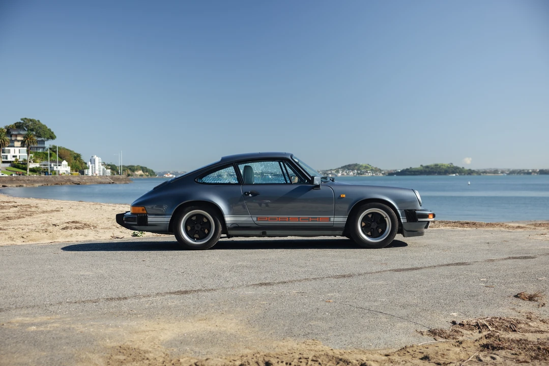 1988 Porsche 911 Carrera 3.2 - Image 5 of 31