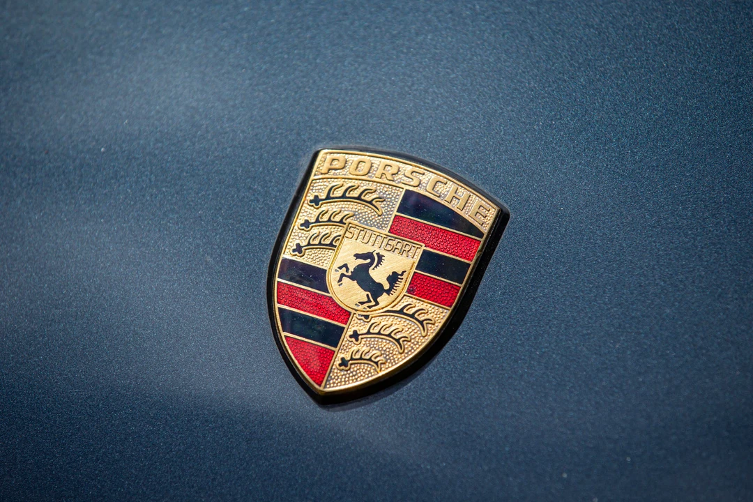 1988 Porsche 911 Carrera 3.2 - Image 2 of 31