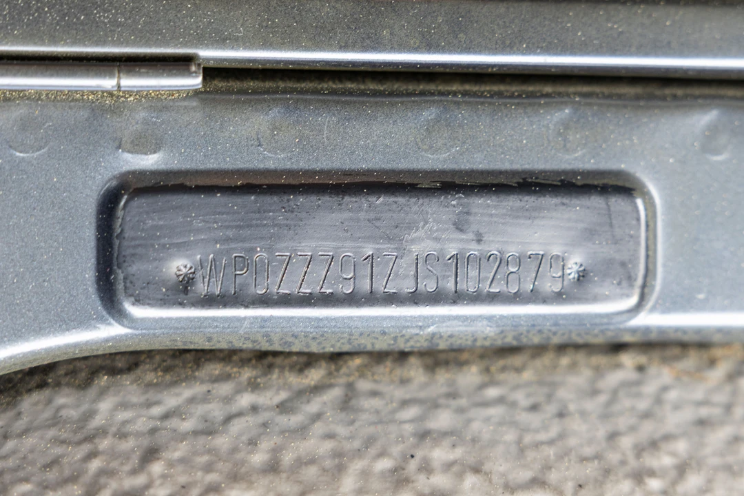 1988 Porsche 911 Carrera 3.2 - Image 9 of 31