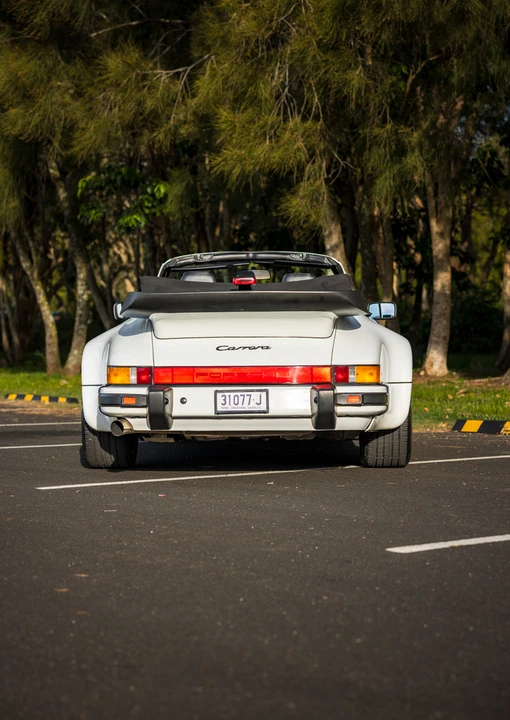 1988 Porsche 911 Carrera 3.2 - Image 16 of 31