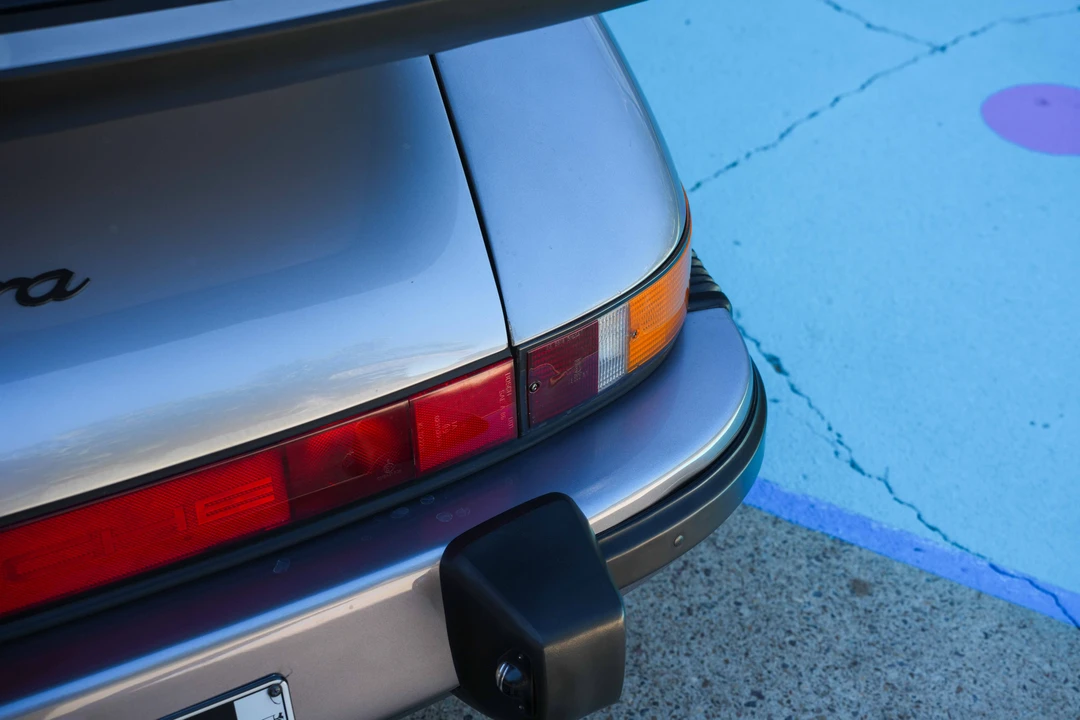 1988 Porsche 911 Carrera 3.2 - Image 24 of 31