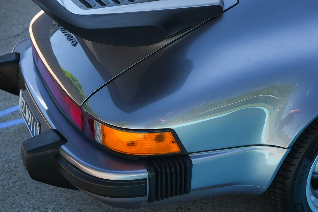 1988 Porsche 911 Carrera 3.2 - Image 29 of 31