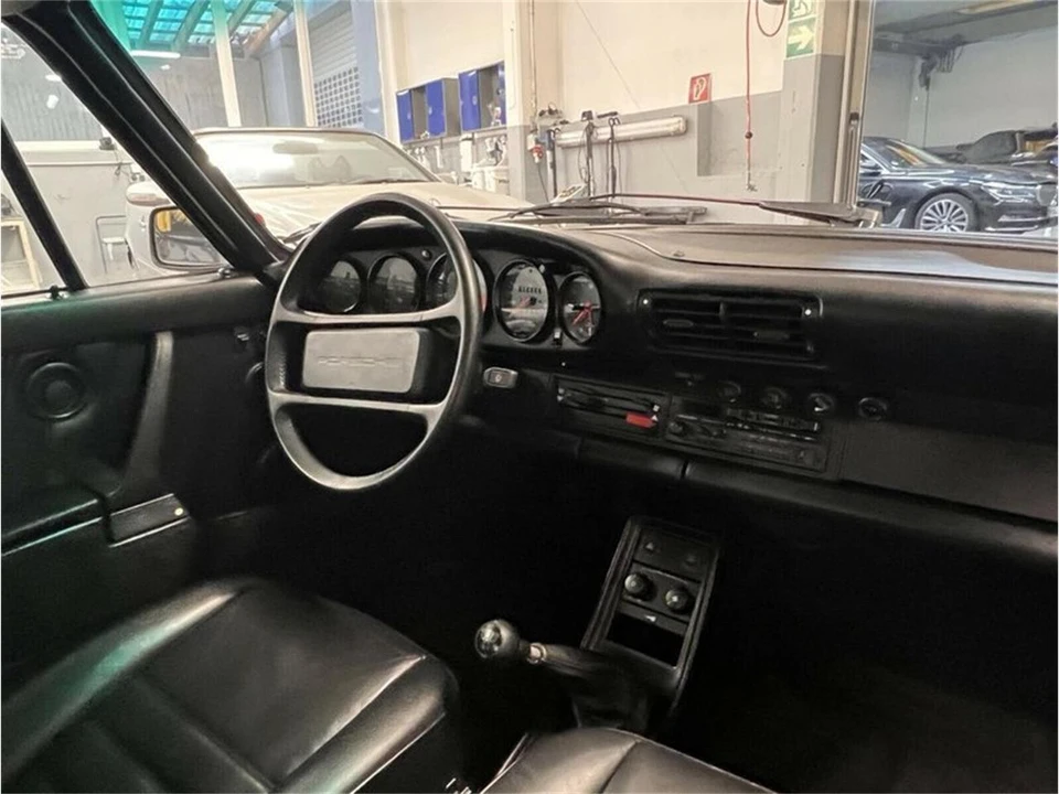 1988 Porsche 911 Carrera 3.2 - Image 17 of 29
