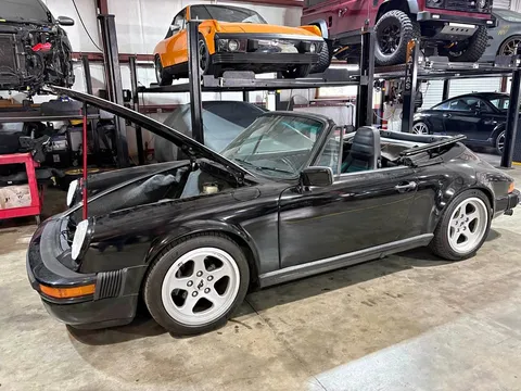 1988 Porsche 911 Carrera Cabriolet 2D